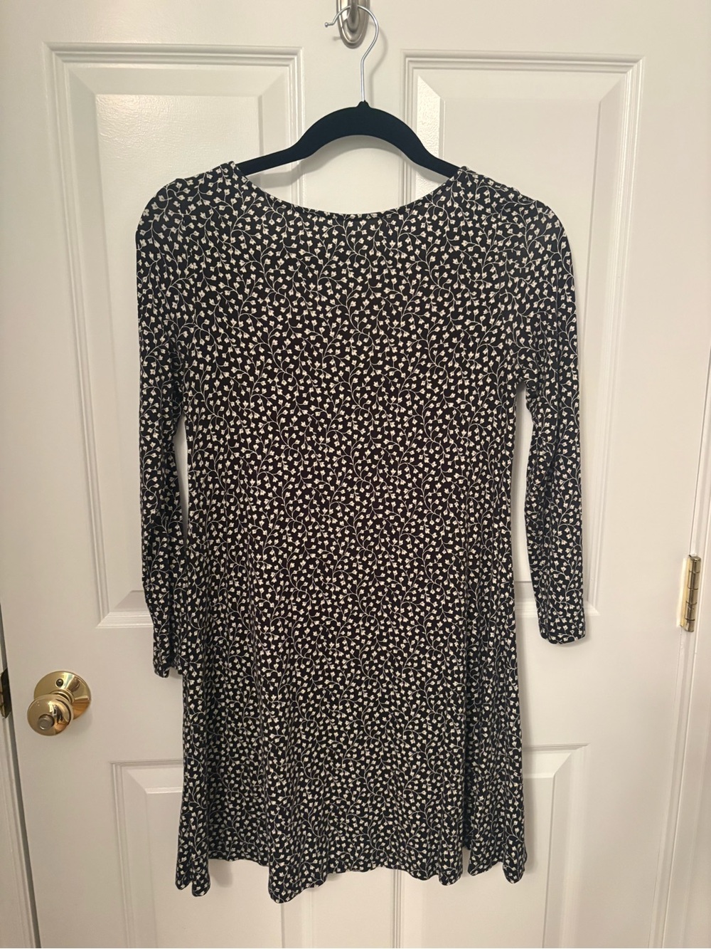Old Navy XS Petite Black and White Floral Long Sleeve Swing Dress